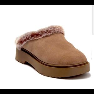 New size 11 women’s Franco Sarto Faux Fur Lined Scuff Slipper Color Coco/taupe
